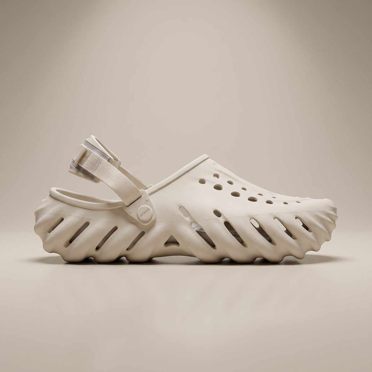 Sabot Echo Clog LAS ROSAS beige en mousse moulée avec bride arrière réglable et design sculpté moderne