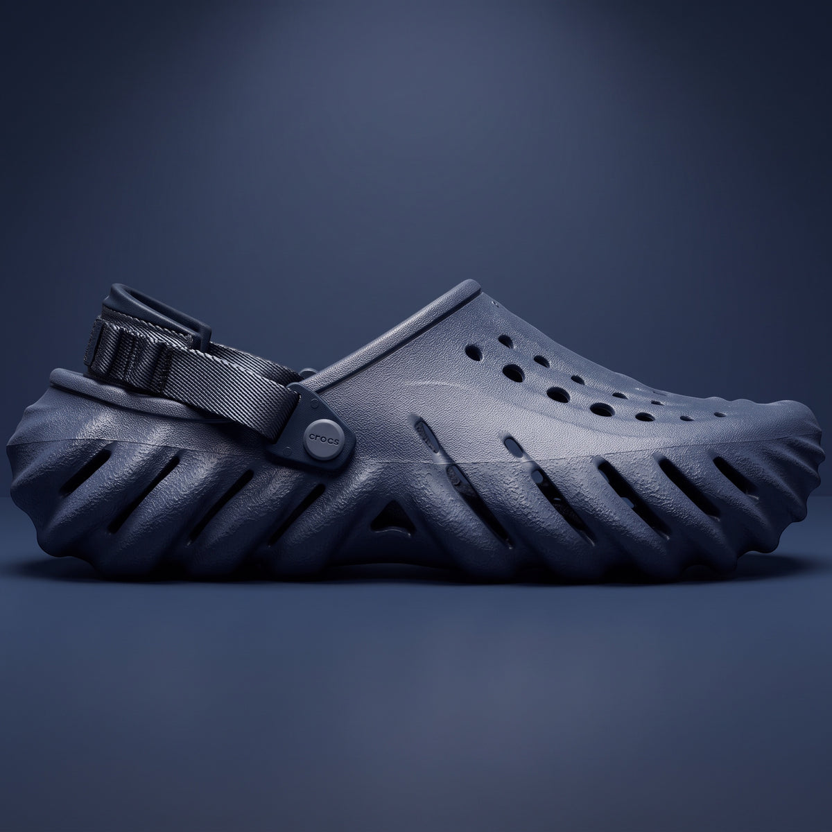Sabot Echo Clog bleu marine LAS ROSAS en mousse moulée avec bride arrière réglable et design sculpté moderne